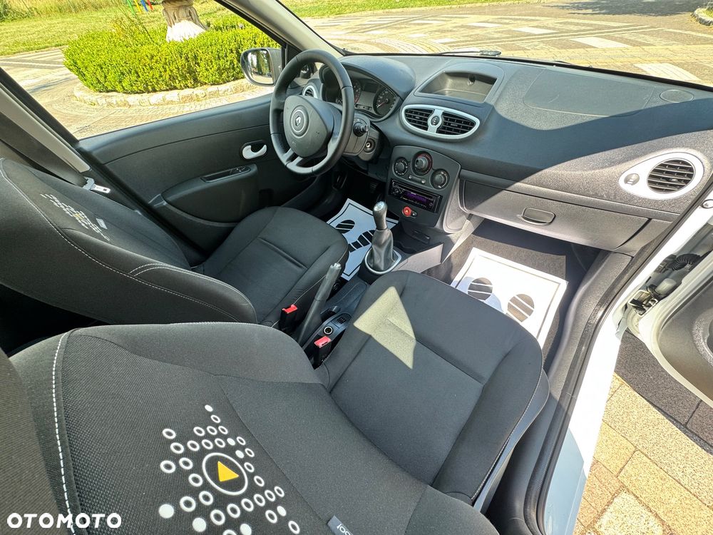 Renault Clio 1.2 16V 75 Yahoo - 24