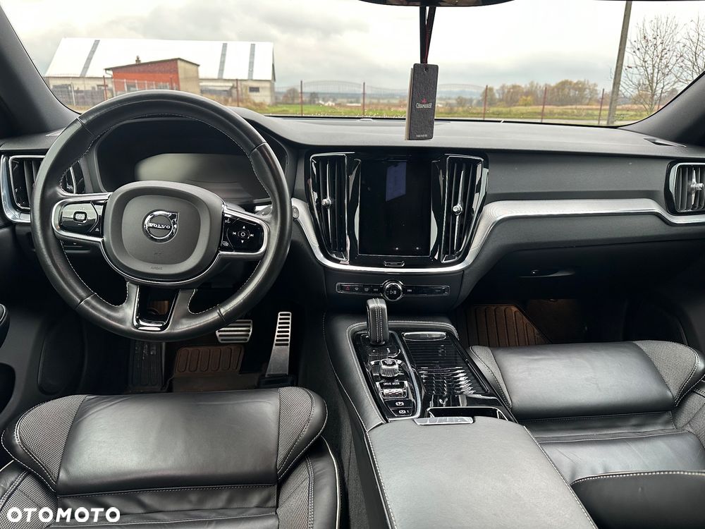 Volvo V60 T6 AWD Recharge Geartronic RDesign - 18