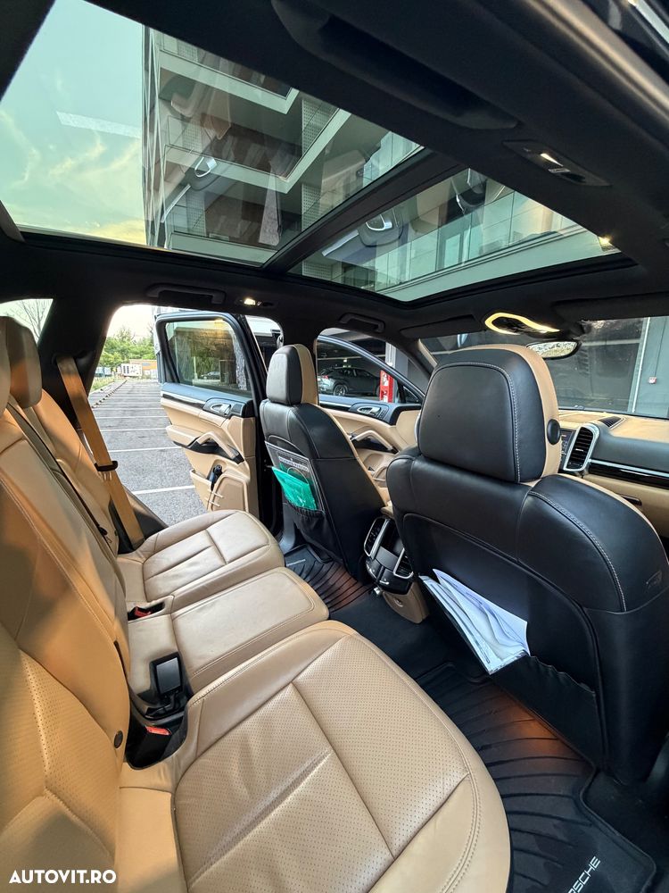 Porsche Cayenne - 8