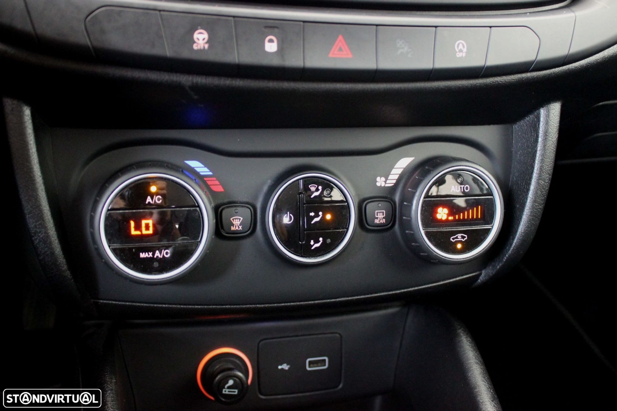 Fiat Tipo Station Wagon 1.3 M-Jet Lounge - 28
