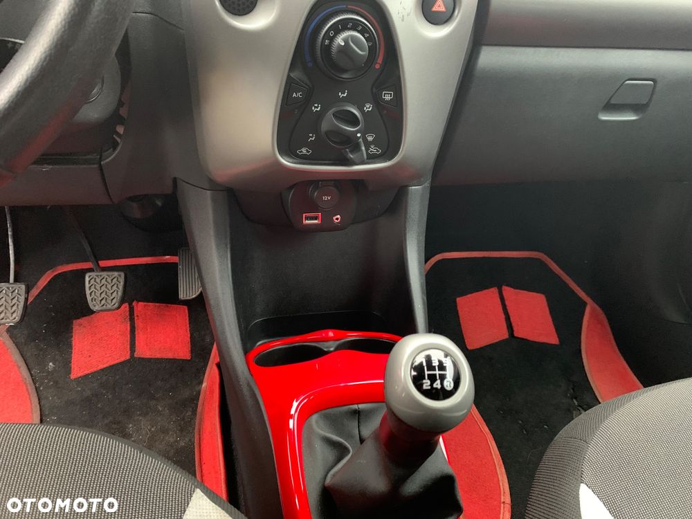 Toyota Aygo x-clusiv - 25