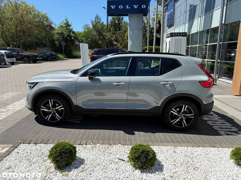 Volvo XC 40 B3 Plus Dark - 8