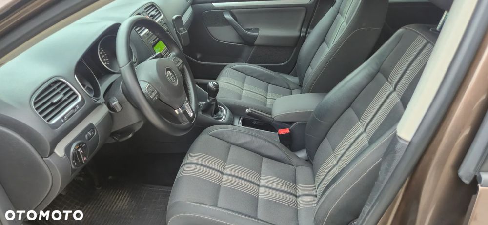 Volkswagen Golf 1.6 TDI DPF MATCH - 10