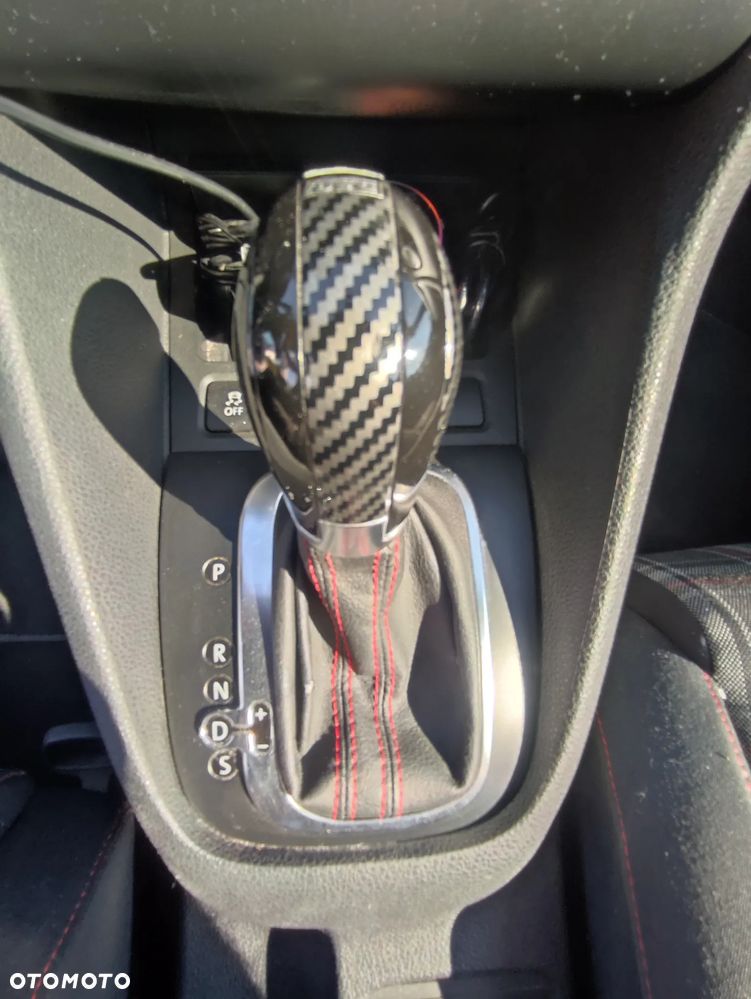 Volkswagen Golf 2.0 GTI DSG - 14