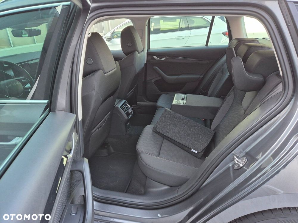 Skoda Octavia 2.0 TSI Drive Selection 4x4 DSG - 19