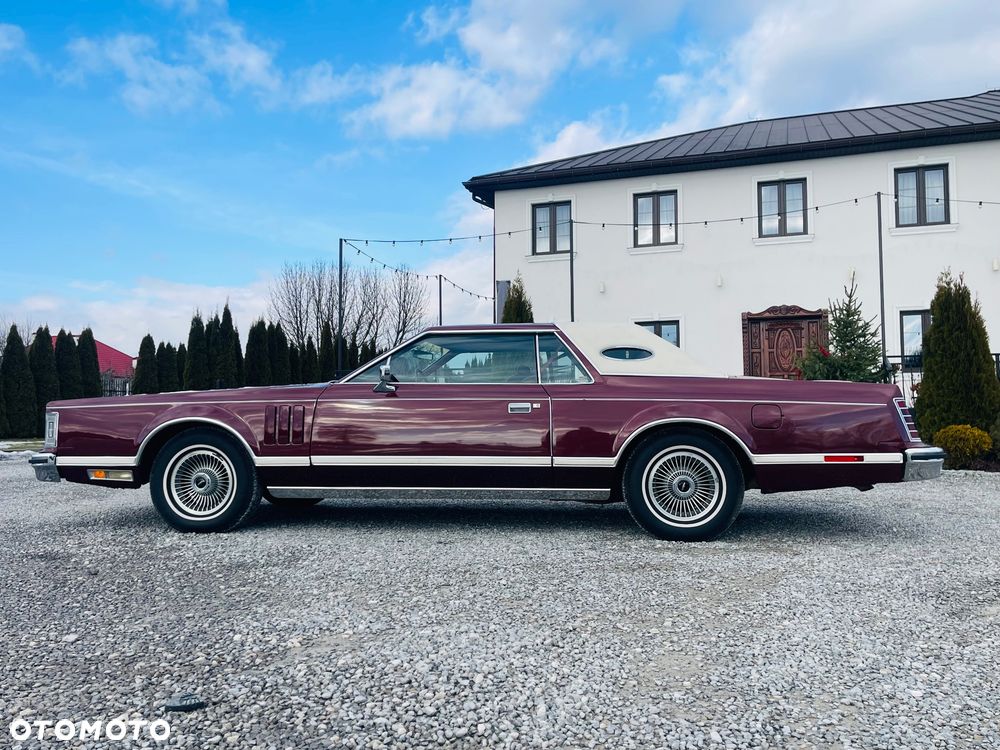 Lincoln Continental - 11