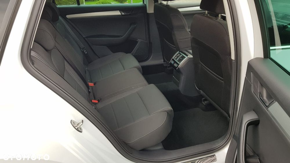 Skoda Superb 2.0 TDI 4x4 DSG Ambition - 27