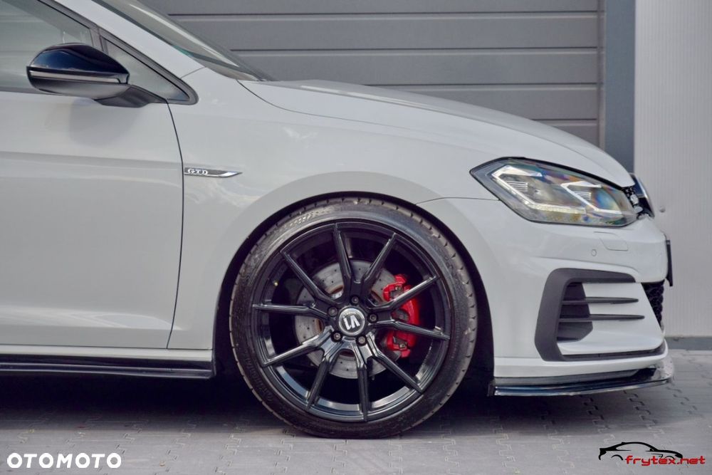Volkswagen Golf - 5