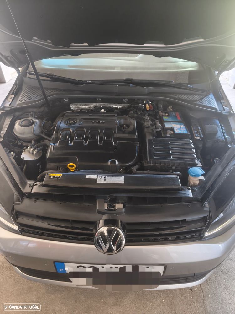VW Golf 1.6 TDI Confortline DSG - 4