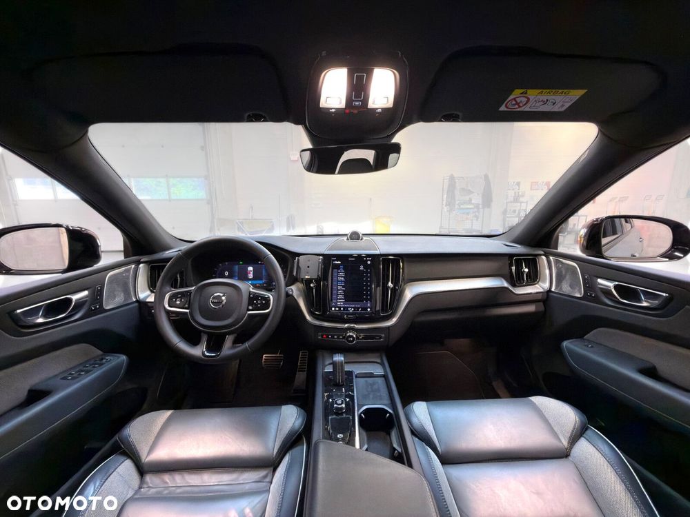 Volvo XC 60 B5 B AWD R-Design - 35