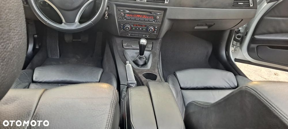 BMW Seria 3 320i - 9