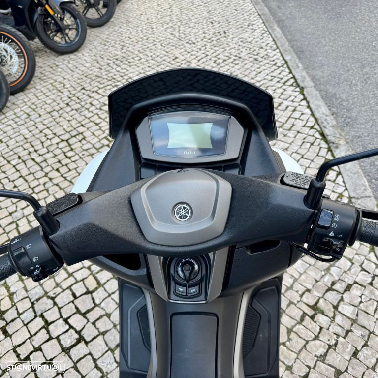 Yamaha NMAX 125 - 11