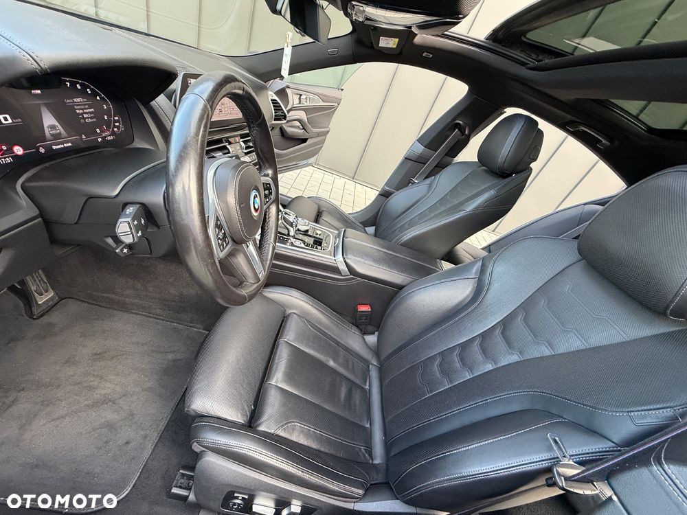 BMW Seria 8 840i xDrive - 14