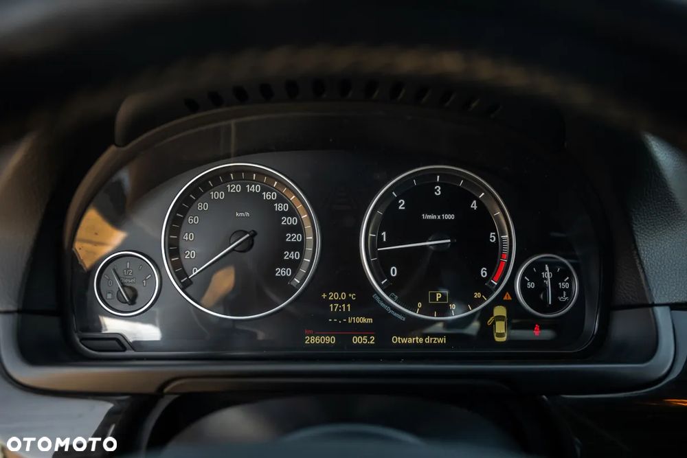 BMW Seria 5 530d Luxury Line - 27