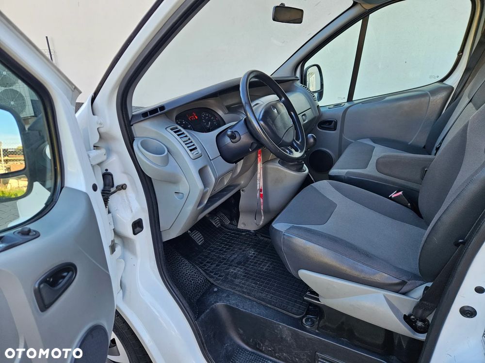 Renault Trafic - 22