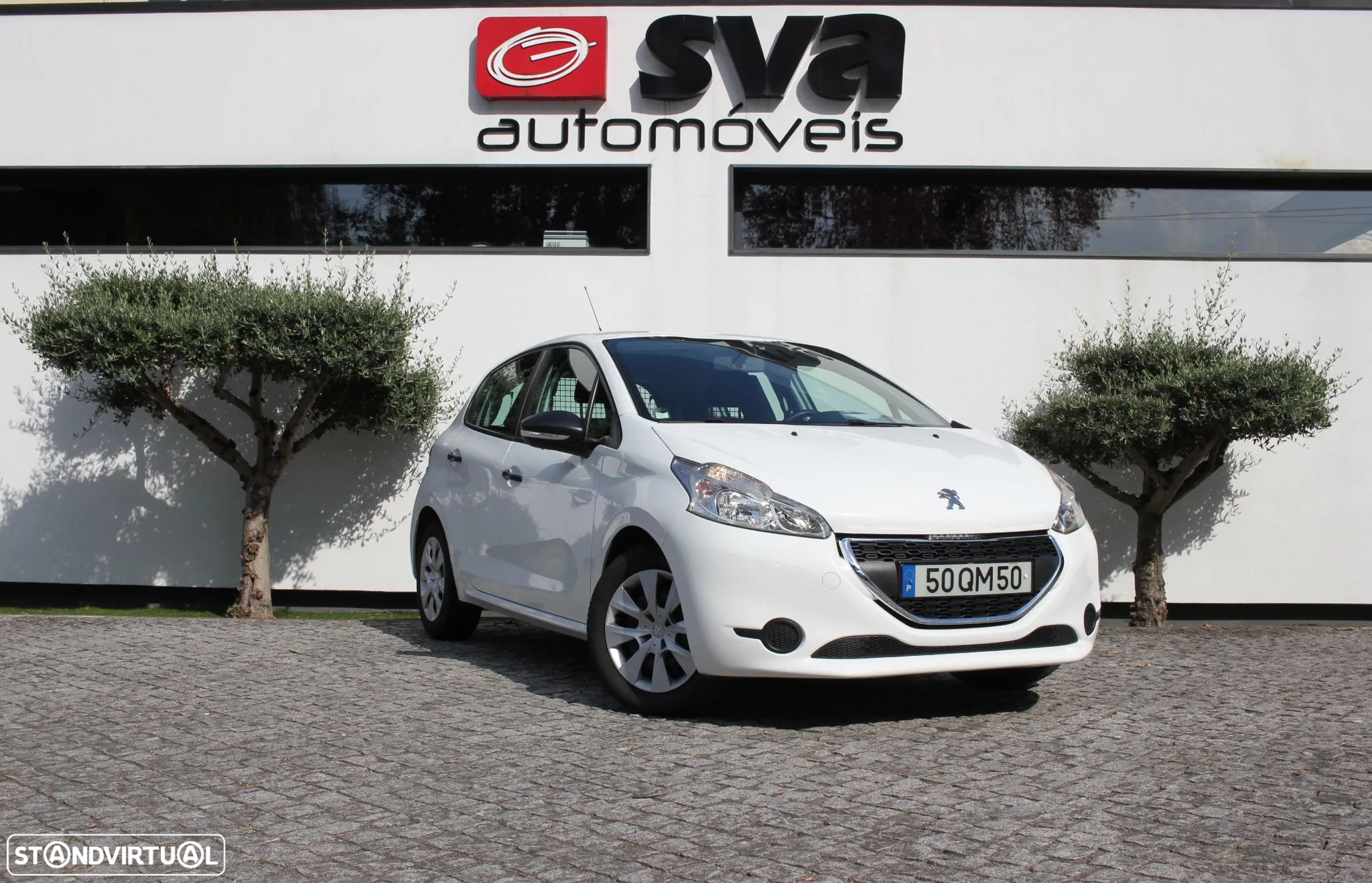 Peugeot 208 - 1