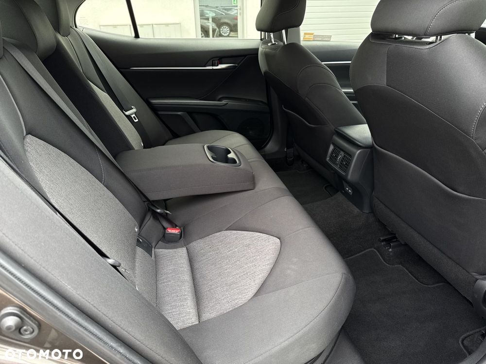 Toyota Camry 2.5 Hybrid Comfort CVT - 8