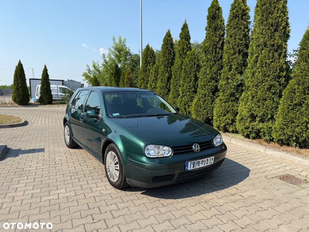 Volkswagen Golf - 2