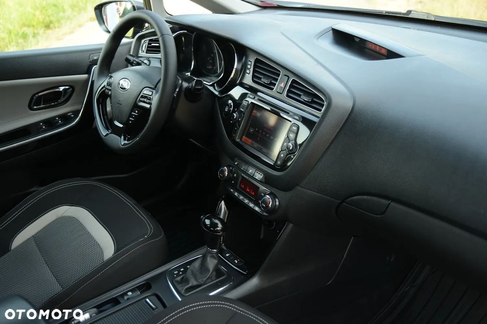 Kia Ceed 1.6 GDI DCT Platinum Edition - 20
