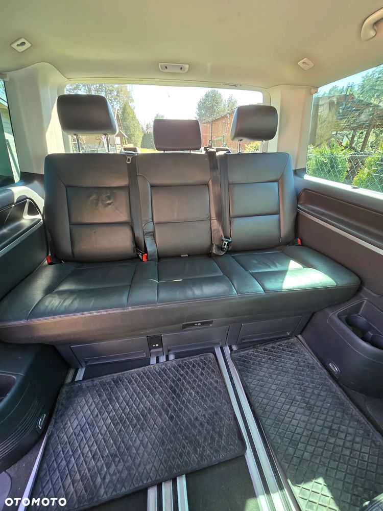 Volkswagen Multivan - 11
