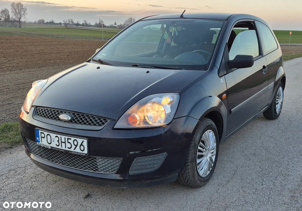 Ford Fiesta 1.3 Ambiente - 1