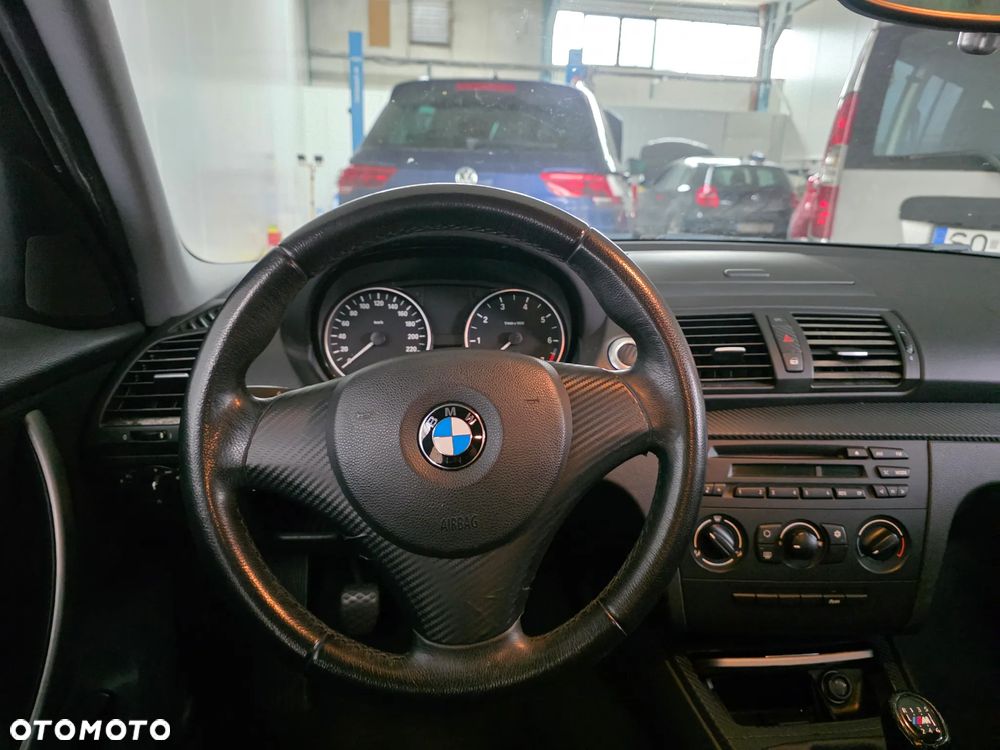 BMW Seria 1 116i - 21