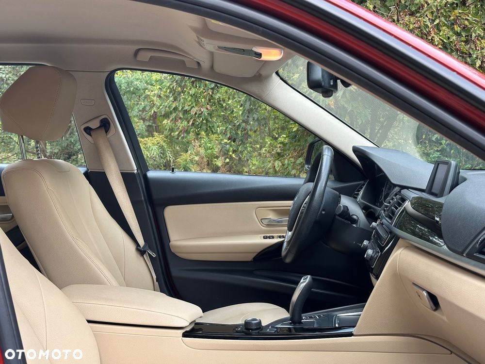 BMW Seria 3 320i Advantage - 13