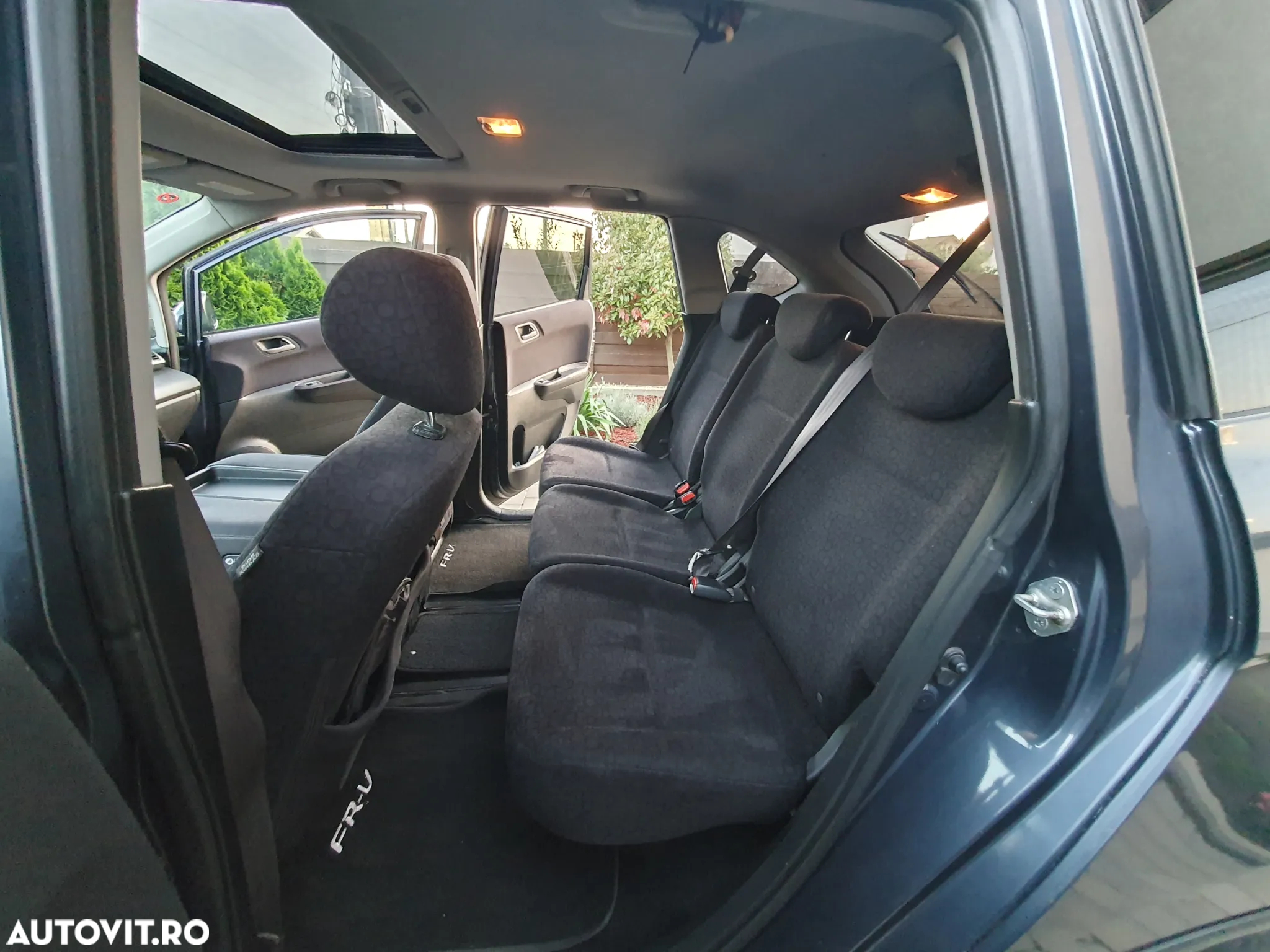 Honda FR-V - 3