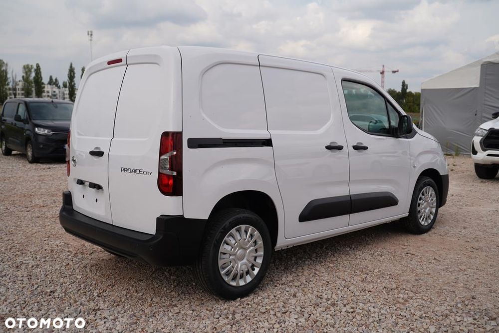 Toyota Proace City 1.5 D-4D Long 2,3t Active - 5