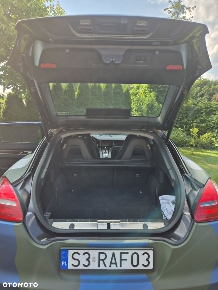 Porsche Panamera 4S - 5