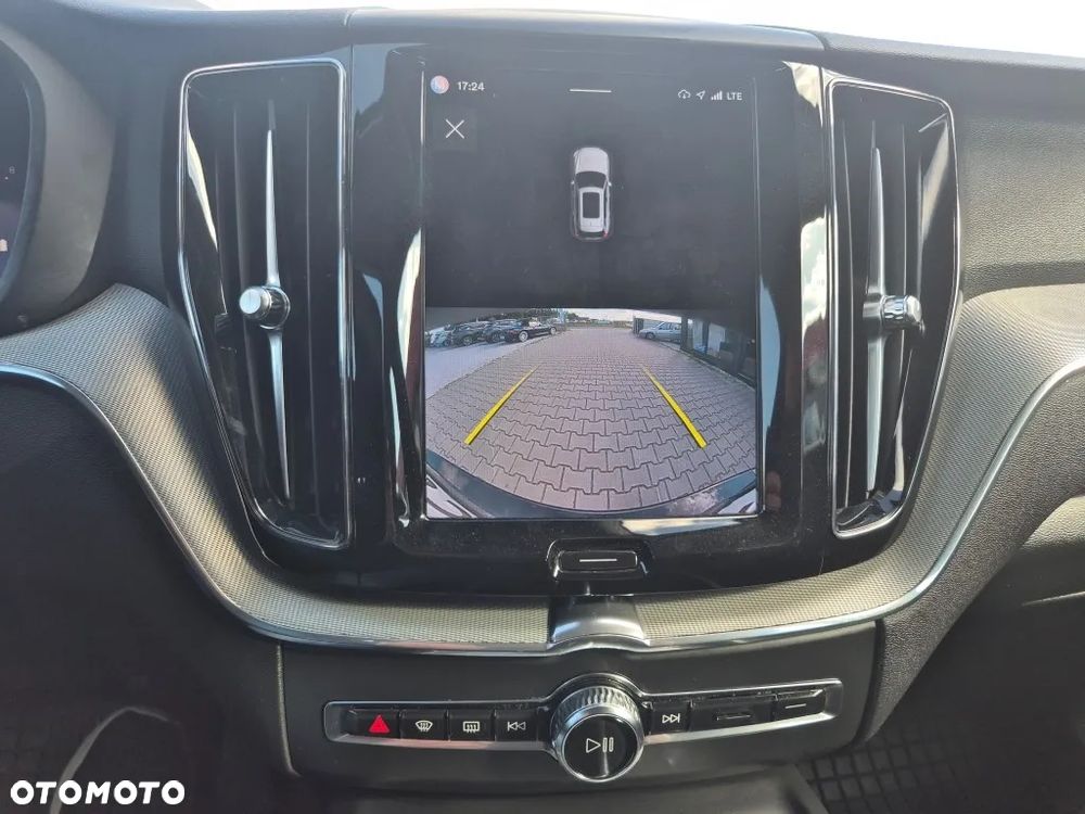 Volvo XC 60 B4 B Plus Bright - 11