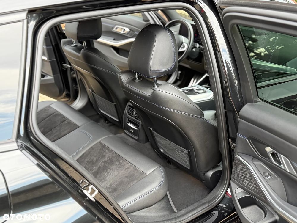 BMW Seria 3 320d xDrive M Sport sport - 20