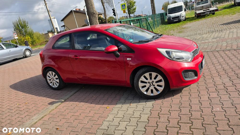 Kia Rio 1.2 Dream Team Edition - 34