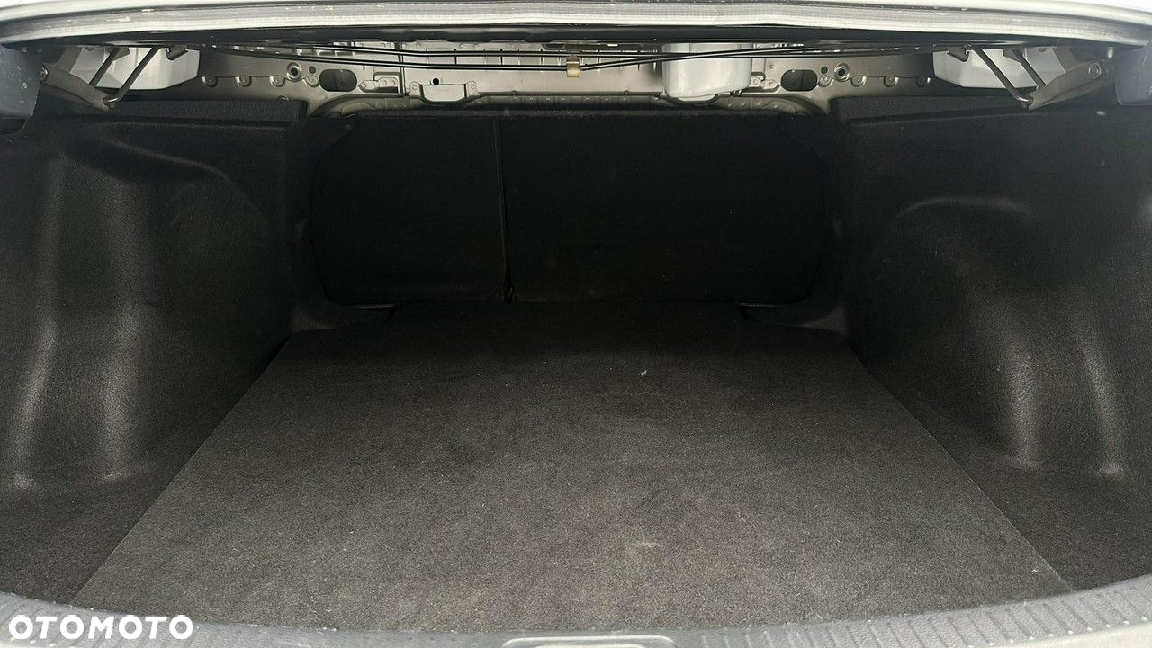 Toyota Corolla 1.8 Hybrid Active - 12