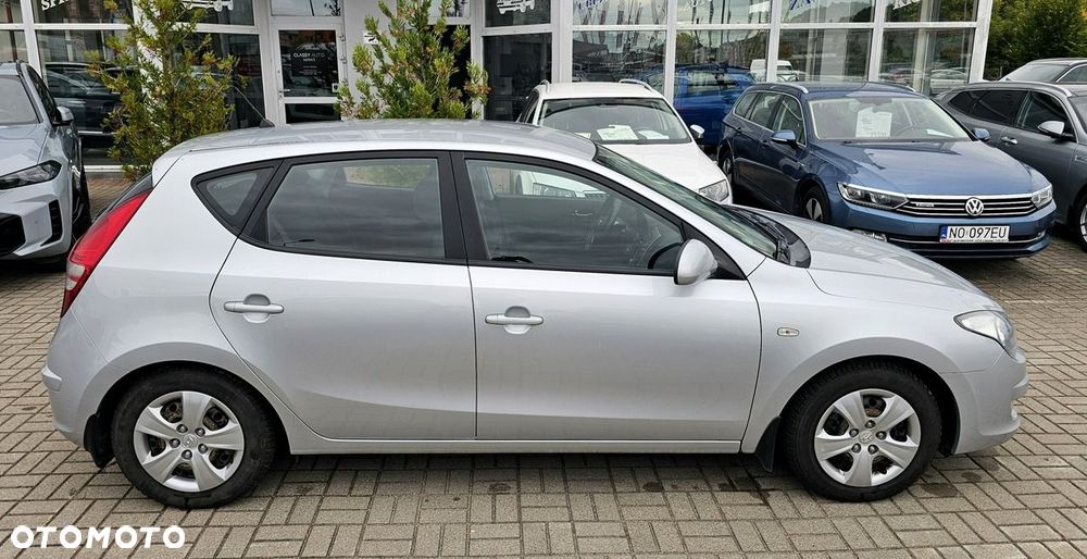 Hyundai I30 2010 photo 4