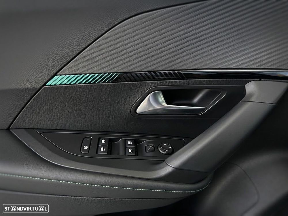 Peugeot 2008 1.5 BlueHDi Allure Pack EAT8 - 19