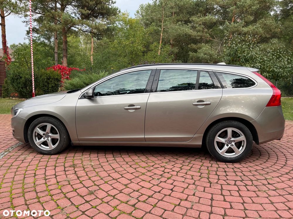 Volvo V60 2.0T Geartronic Powershift Momentum - 8