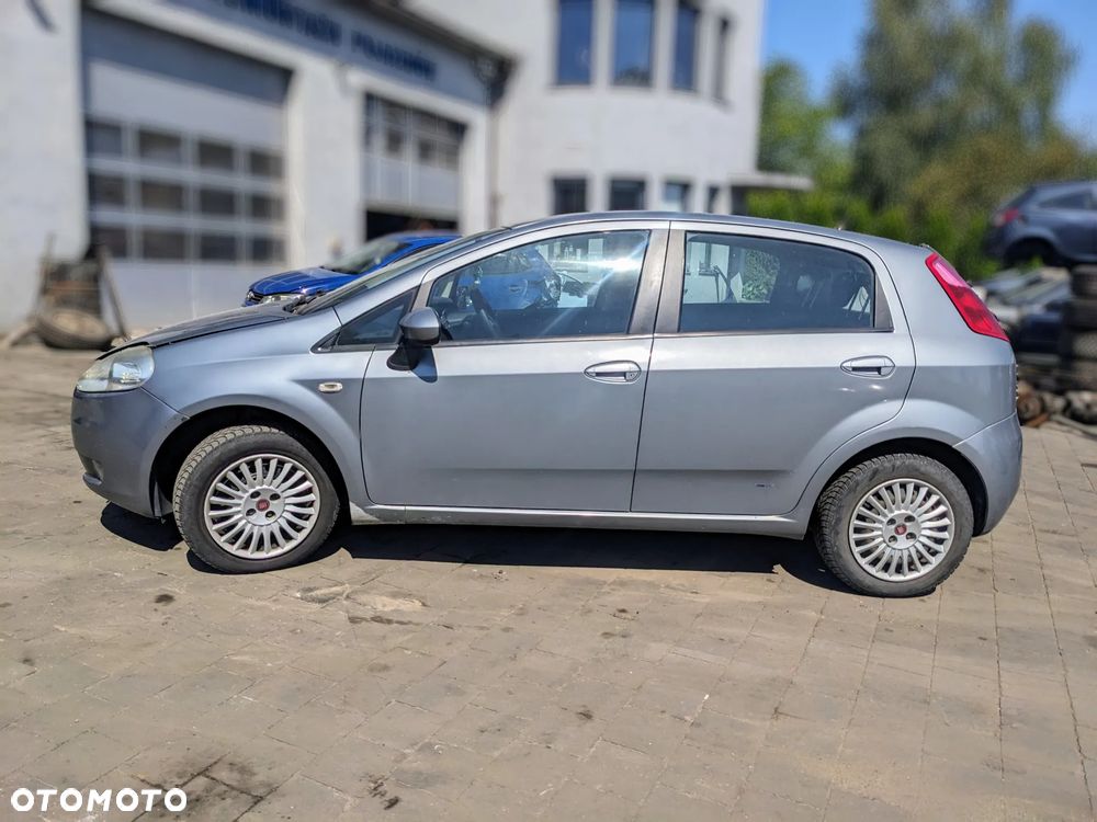 Fiat Grande Punto 1.6 2007 595/A na części - 2