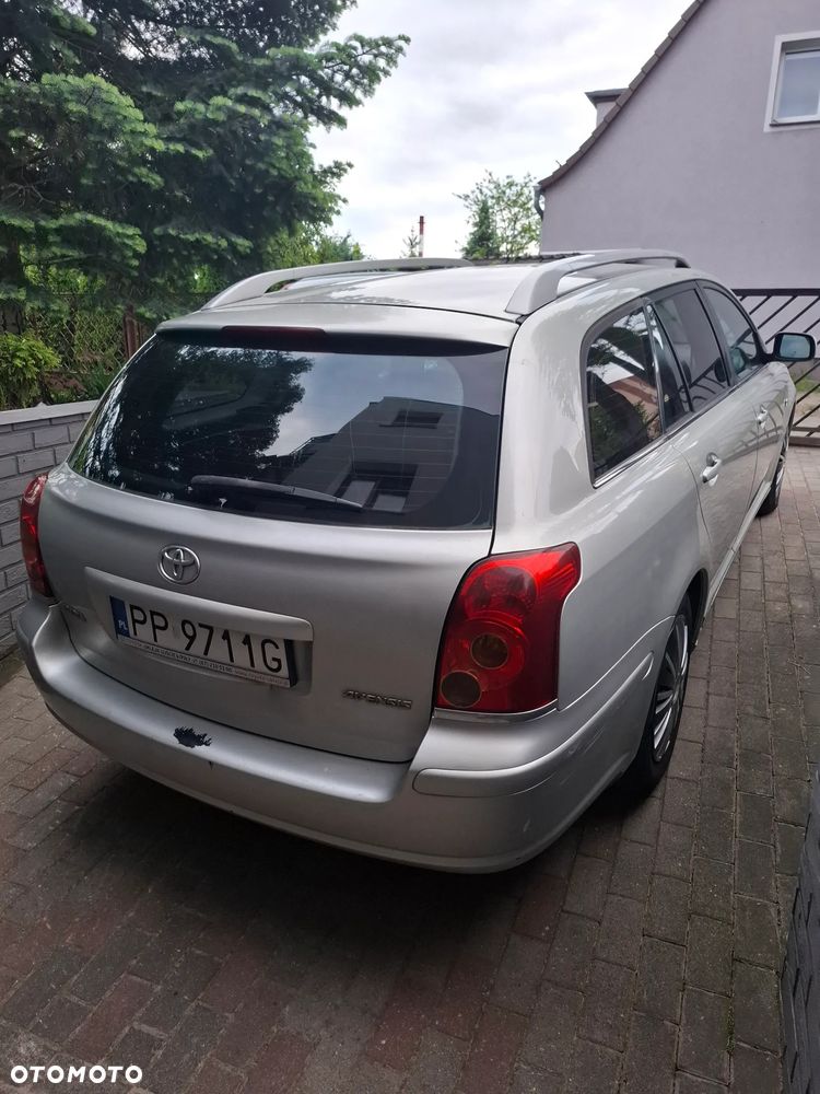 Toyota Avensis 1.8 VVT-i Sol - 2