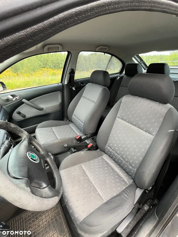 Skoda Octavia 1.6 Tour - 9