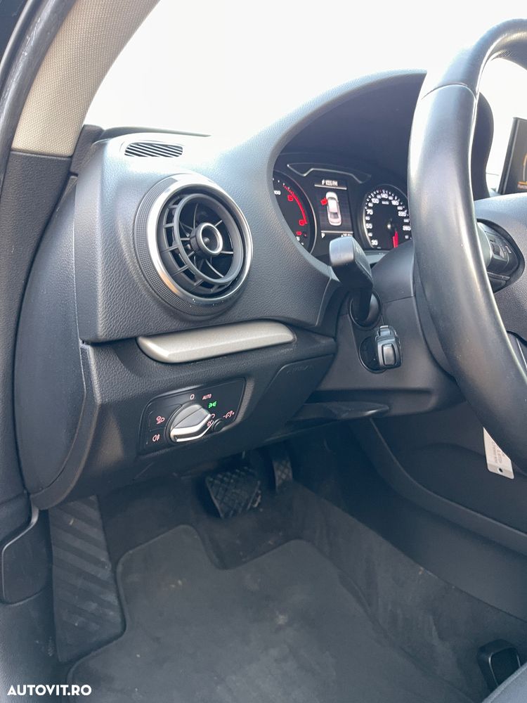 Audi A3 1.6 TDI (clean diesel) S tronic Ambiente - 34