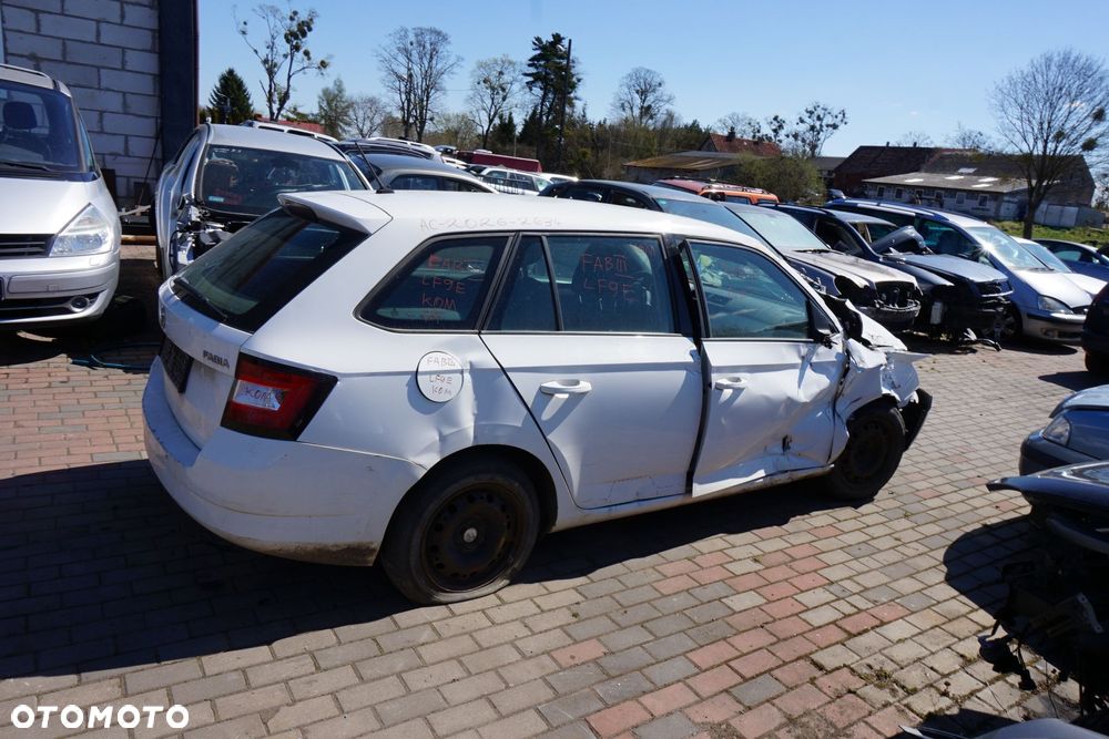 SKODA FABIA III NJ3 KOMBI 2015 LF9E 1.0 12V CHYB 75KM QAE BIAŁY na części - 6