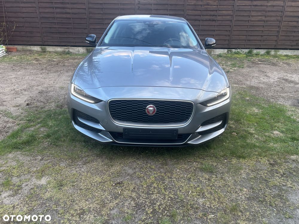 Jaguar XE 20d Prestige - 2