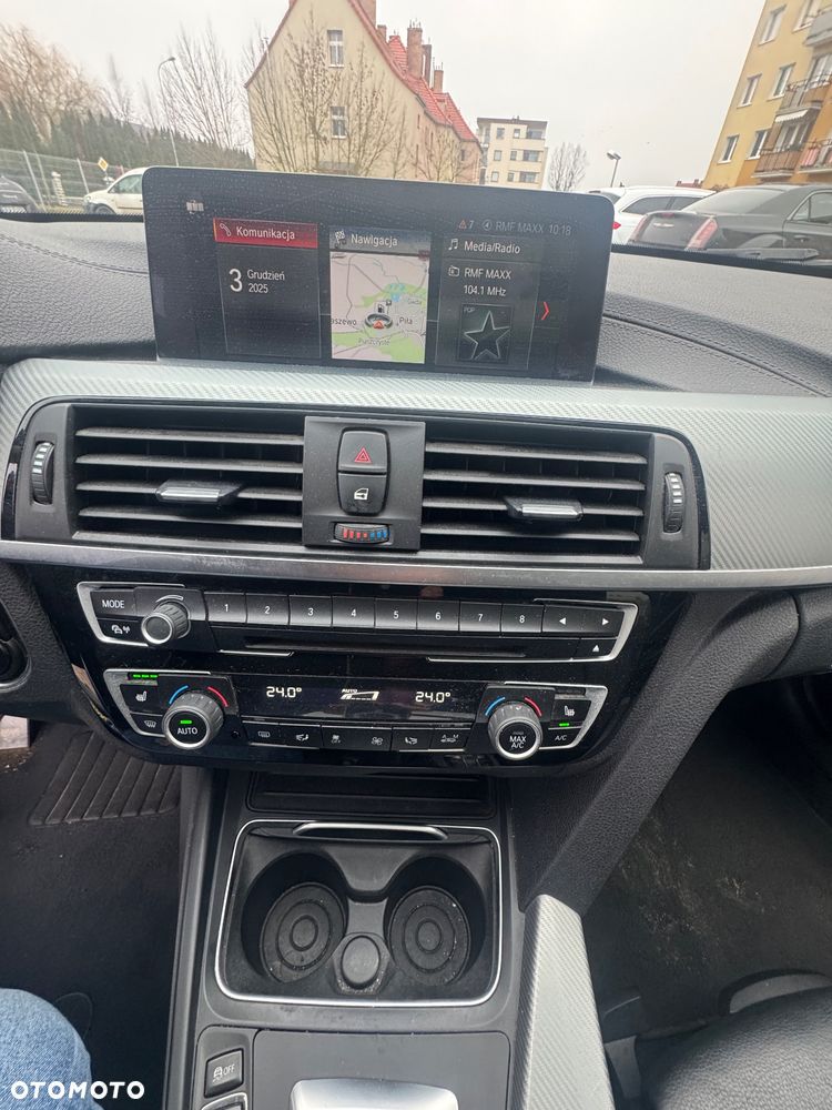 BMW Seria 3 320i Sport Line - 23