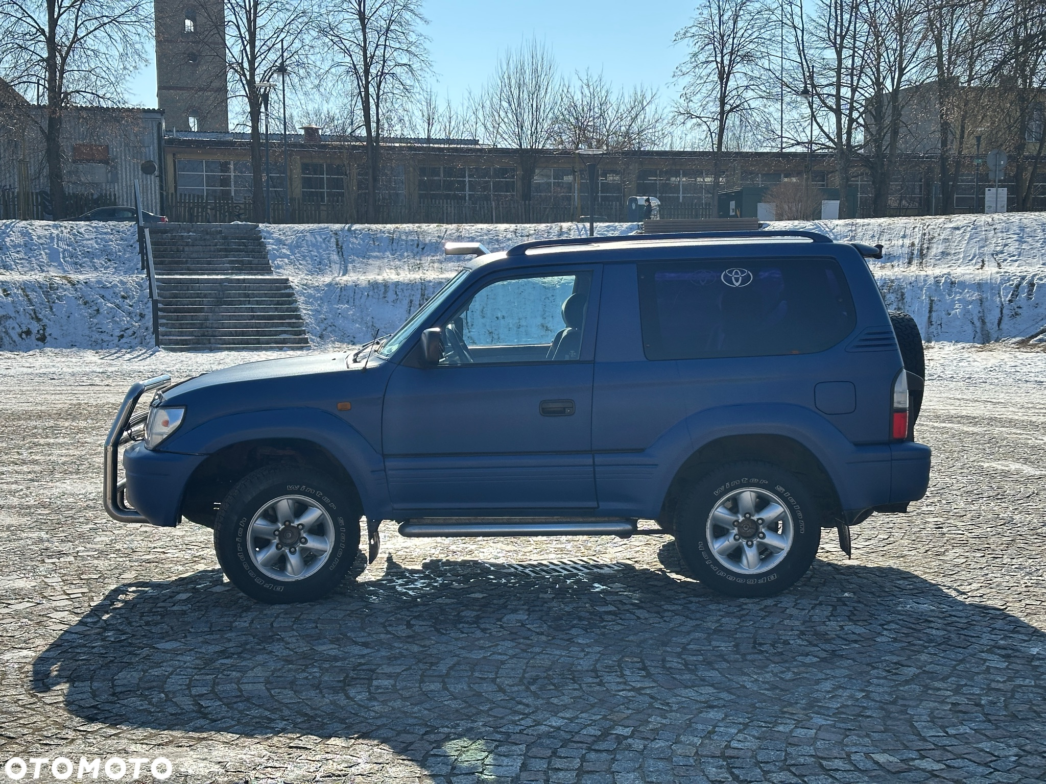 Toyota Land Cruiser - 4