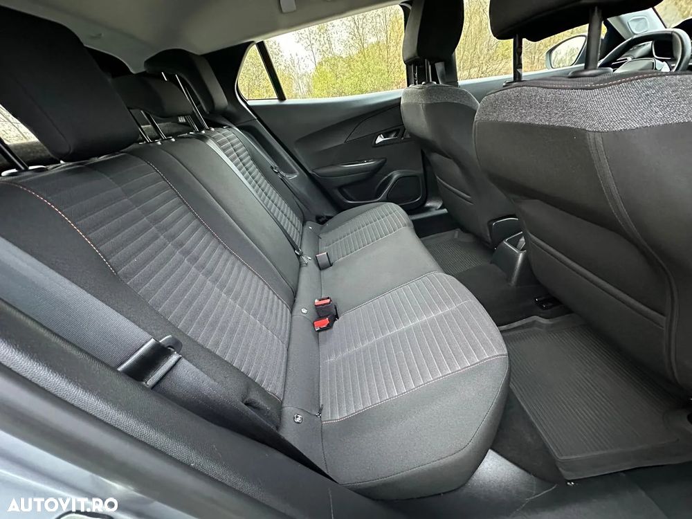 Peugeot 2008 1.2 L PureTech STT Allure - 9