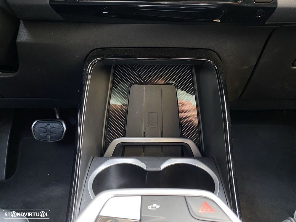 BMW iX2 eDrive20 Pack Desportivo M Pro - 14