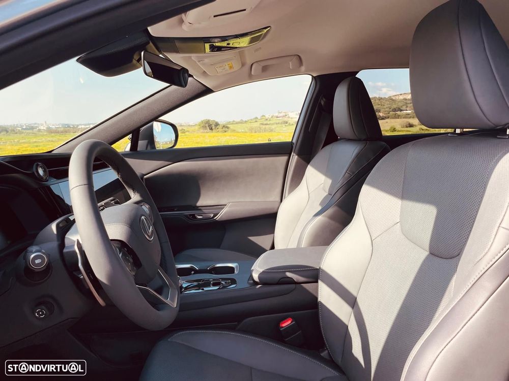 Lexus RZ 300e Premium - 11