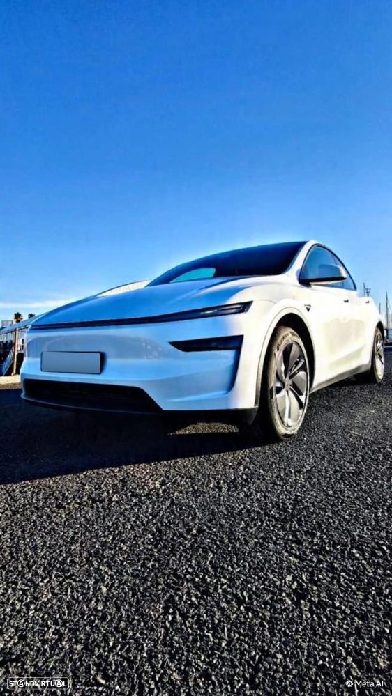 Tesla Model Y - 2