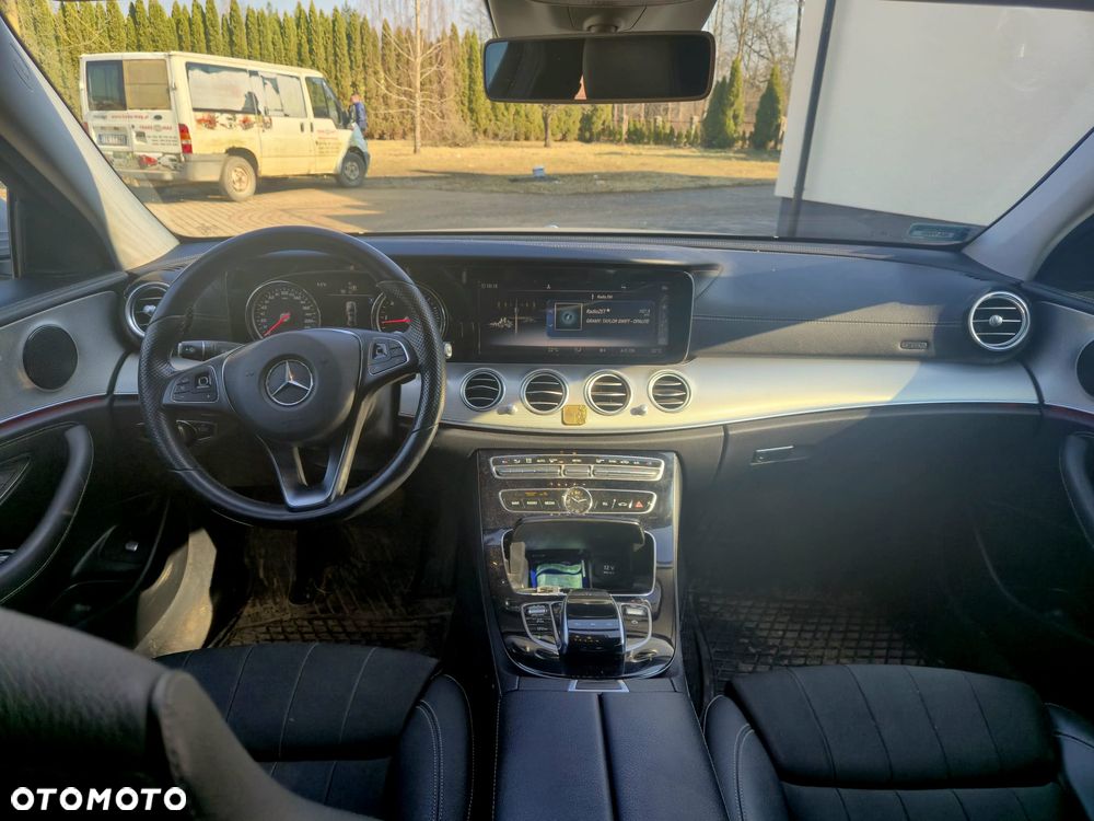 Mercedes-Benz Klasa E 220 d 4-Matic 9G-TRONIC - 6